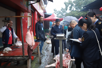 鶴城區(qū):多部門聯(lián)合打擊“白板肉” 守好人民群眾“舌尖上的安全”